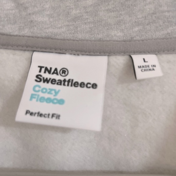 Aritzia TNA Cozy Fleece Perfect 1/4 Zip Sweatshirt - Heather Chrome - L - Picture 7 of 7